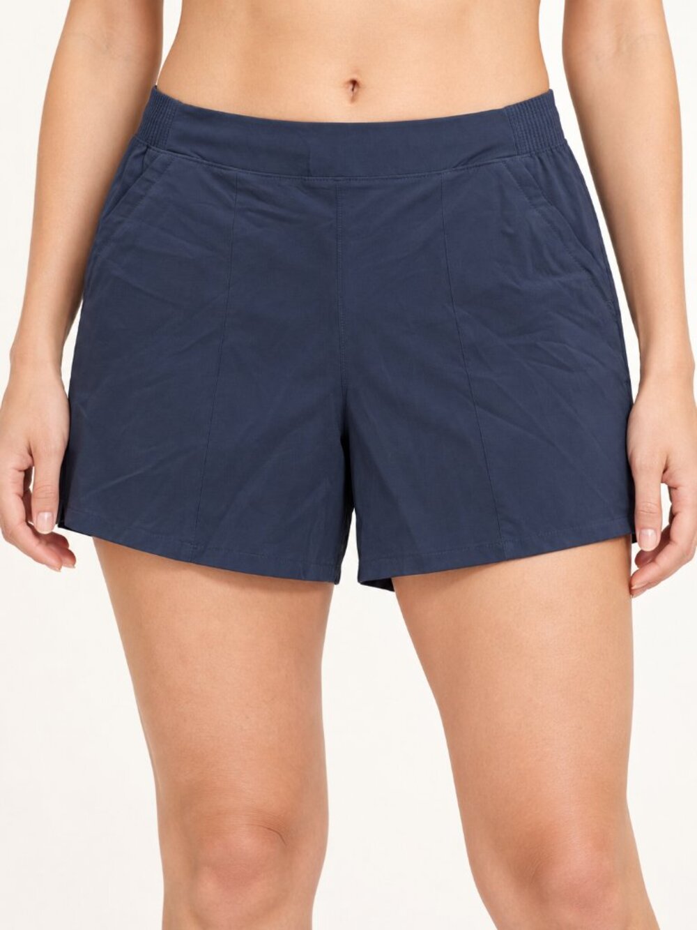 Columbia Women’s Navy Blue Hiking Shorts Size Medium